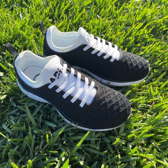 APL🔴TechLoom Phantom black/white women’s Athletic Running shoes 5 - Picture 6 of 15